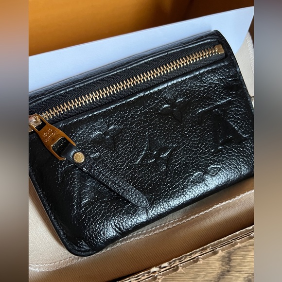 Sold Louis Vuitton Cles Empreinte Leather - Picture 6 of 13